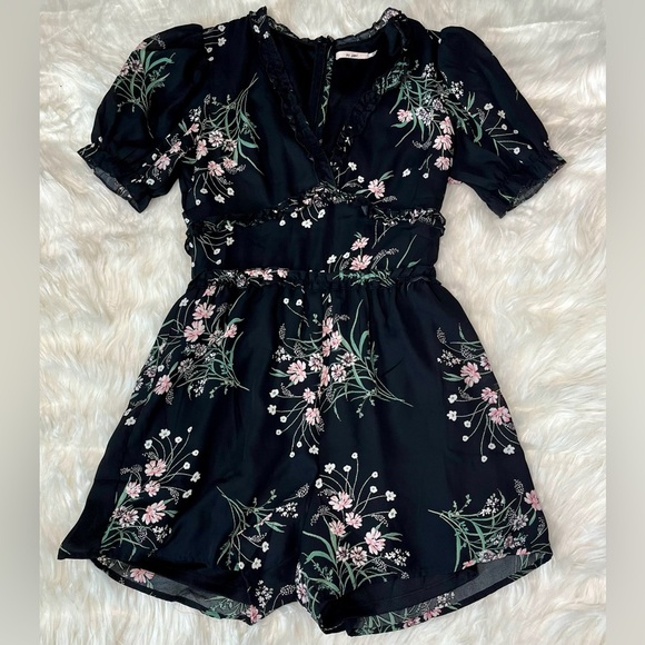 Mi Ami Floral Romper with ruffle detail - Size S CB 135 - Picture 2 of 7